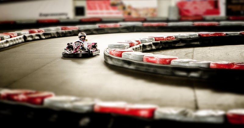 Karting indoor à Metz : progresser sur une piste couverte